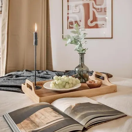 Marini - A Auteuil Apartament