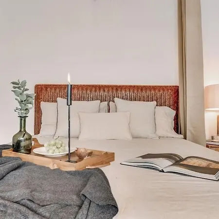 Marini - A Auteuil Apartment